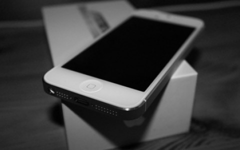 Каждую пятницу РЦ NEON разыгрывает IPHONE 5S