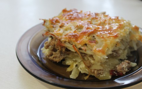 Запеканка из картофеля с фаршем: всех покорит аппетитная корочка