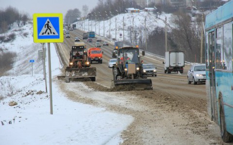 Опубликован список улиц, с которых вывезут снег на неделе в Кирове