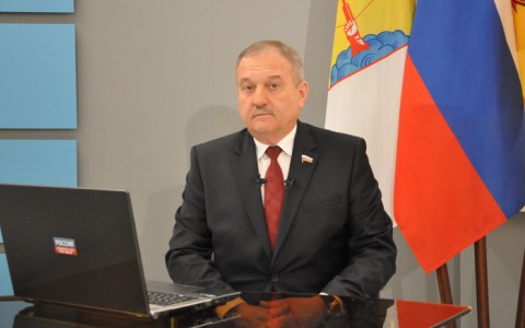 Хамство в автобусах, бесплатные обеды и новые фонтаны: Владимир Быков ответил на вопросы кировчан