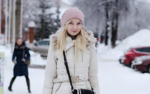 Мода улиц: женственный образ молодого врача