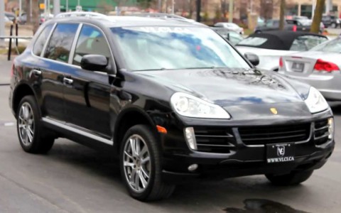 В Оричевском районе энергетики решили арендовать Porsche и Mercedes за 15 миллионов