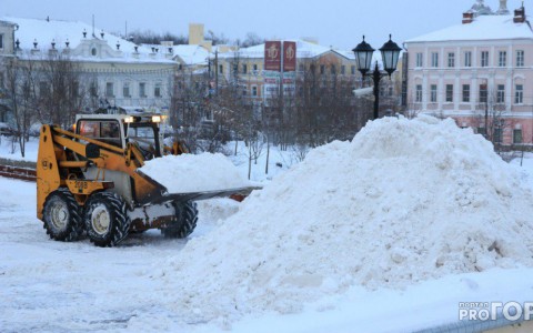 В Кирове в выходные девять улиц очистят от снега
