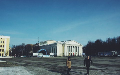 Под Театральной площадью предлагают сделать парковку, а вместо памятника Ленину поставить фонтан