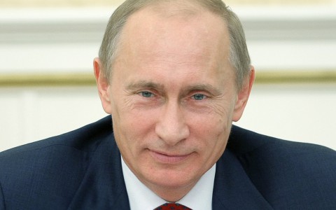 Владимир Путин отправил школьнице из Нолинска свою фотографию с автографом