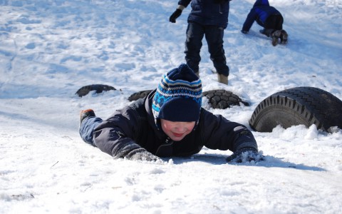 Кировский школьник после катания с горки три дня провел в реанимации
