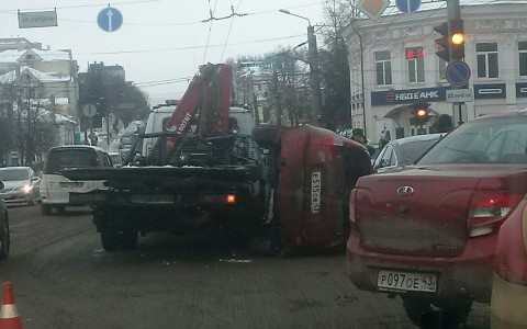 Владелица «Калины», упавшей на Jaguar: «Водитель иномарки меня обнял и сказал, что все будет хорошо»