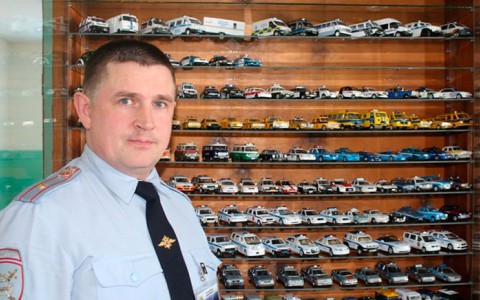 Сотрудник Кировской ГИБДД собрал коллекцию из 150 патрульных авто