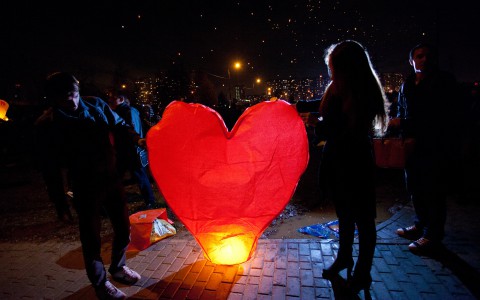 За запуск "небесных" фонариков кировчанам грозит штраф до 200 тысяч