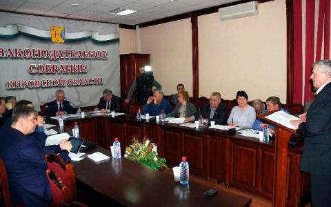 Кировские депутаты решили судьбу законопроекта о запрете называть Киров Вяткой