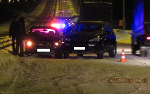 В Кирове на Новом мосту столкнулись две иномарки