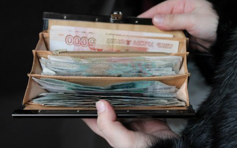 Названы самые высокооплачиваемые и низкооплачиваемые профессии кировчан