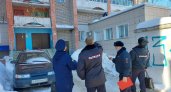 В центре Кирова на шестилетнюю девочку с крыши высотки упала снежная глыба