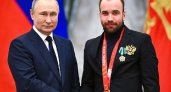 Известный кировский лыжник Алексей Червоткин получил награду из рук Владимира Путина