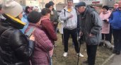 "Пусть депутаты лечат бомжей!": жители Подгорной о размещении центра помощи бездомным