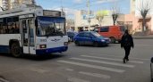 В Кирове назвали две опасные для пешеходов остановки