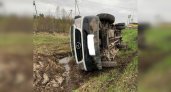 В Кировской области автобус "лег" на бок из-за столкновения с ВАЗ