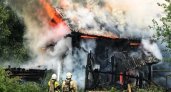 В Кировской области произошел сильный пожар: сгорела заброшка