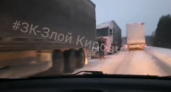 На трассе в Кировской области образовалась многокилометровая пробка из фур