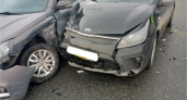 В центре Кирова столкнулись Lada и Kia Rio: есть пострадавшие