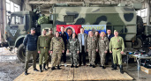 Делегация Кировской области поздравила военнослужащих под Луганском с Днем Победы
