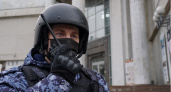 В Кирове росгвардейцы задержали подозрительную женщину в магазине