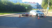 В Кирове на Казанской столкнулись мотоцикл и Lada Vesta: есть пострадавшие