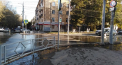 Октябрьский проспект затопило: в центре Кирова прорвало трубопровод