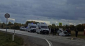 Два человека погибли на трассе "Вятка" при столкновении легковушки и грузовика
