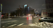 В центре Кирова водитель сбил мужчину и оставил его на дороге