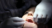 Начинают шататься и выпадать: стоматолог назвал два продукта, которые провоцируют проблемы с зубами