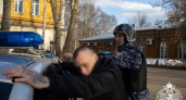 В Кирове два ранее судимых хулигана напали на человека и разбили ему телефон