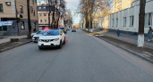В Кирове на улице Молодой Гвардии водитель Nissan сбил девятилетнюю девочку