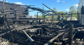 "Сгорела баня, гараж, все вещи, мебель и техника": в Шабалинском районе случился серьезный пожар