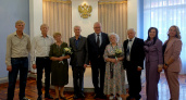 Александр Соколов поздравил две семейные пары из Кирова с бриллиантовой свадьбой