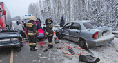 В Орловском районе произошло массовое ДТП с участием фуры и четырех легковушек