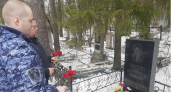 В Кирове росгвардейцы Кировской области почтили память милиционера-героя