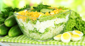 Не салат, а палитра вкуснятины: смешиваем пекинку, огурцы и яйца - спустя 5 минут готово