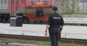 Перелазившего через забор мужчину с баллончиком задержали на вокзале в Кирове
