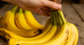 Банановую кожуру посыпаю солью — весь май не нарадуюсь своей смекалке: лучший лайфхак для лентяев