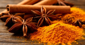 Любителей здорового образа жизни предупредили об опасности куркумы. Так ли она полезна?