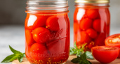 Всегда закатываю помидоры по-фински на зиму: банку съедаем за раз - даже рассола не остается