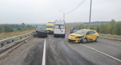 Четыре человека пострадали в тройной аварии на мосту в Вятскополянском районе