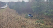 Lada Granta вылетела с трассы под Зуевкой: один человек погиб, двое пострадали