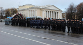 Кировские полицейские и росгвардейцы соберутся на Театральной площади 7 ноября