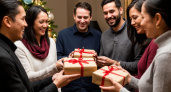 Хватит дарить конфеты, носки и полотенца: 19 подарков на Новый год, которые точно запомнятся