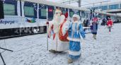 Кировчане встретили поезд Деда Мороза: фоторепортаж с мероприятия 