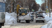 Власти Кирова отправили дорожников убирать накат на второстепенных улицах