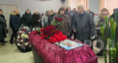 "Ушел на СВО после смерти мамы": близкие и коллеги со слезами прощались с экс-редактором "Вятского края"