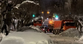 Массовый вывоз мешающих снегоуборке машин начался в Кирове ночью